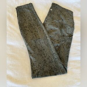 Yogalicious women’s small olive green leggings